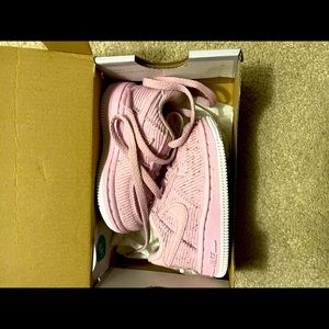 Nike force 1 LV8 style